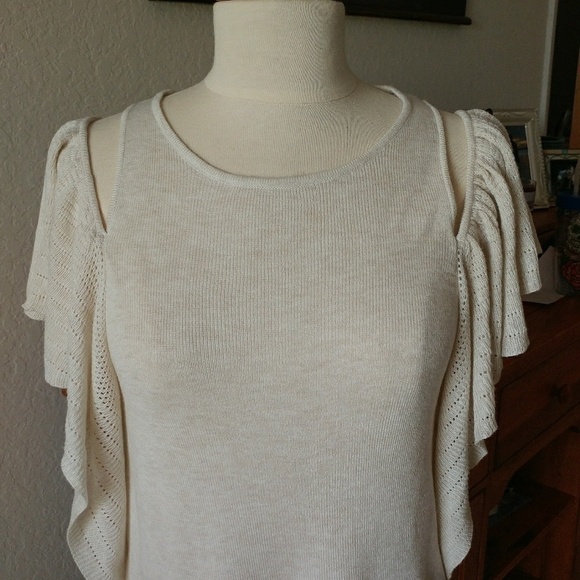 John + Jenn Cold Shoulder Sweater Top M - Picture 4 of 9